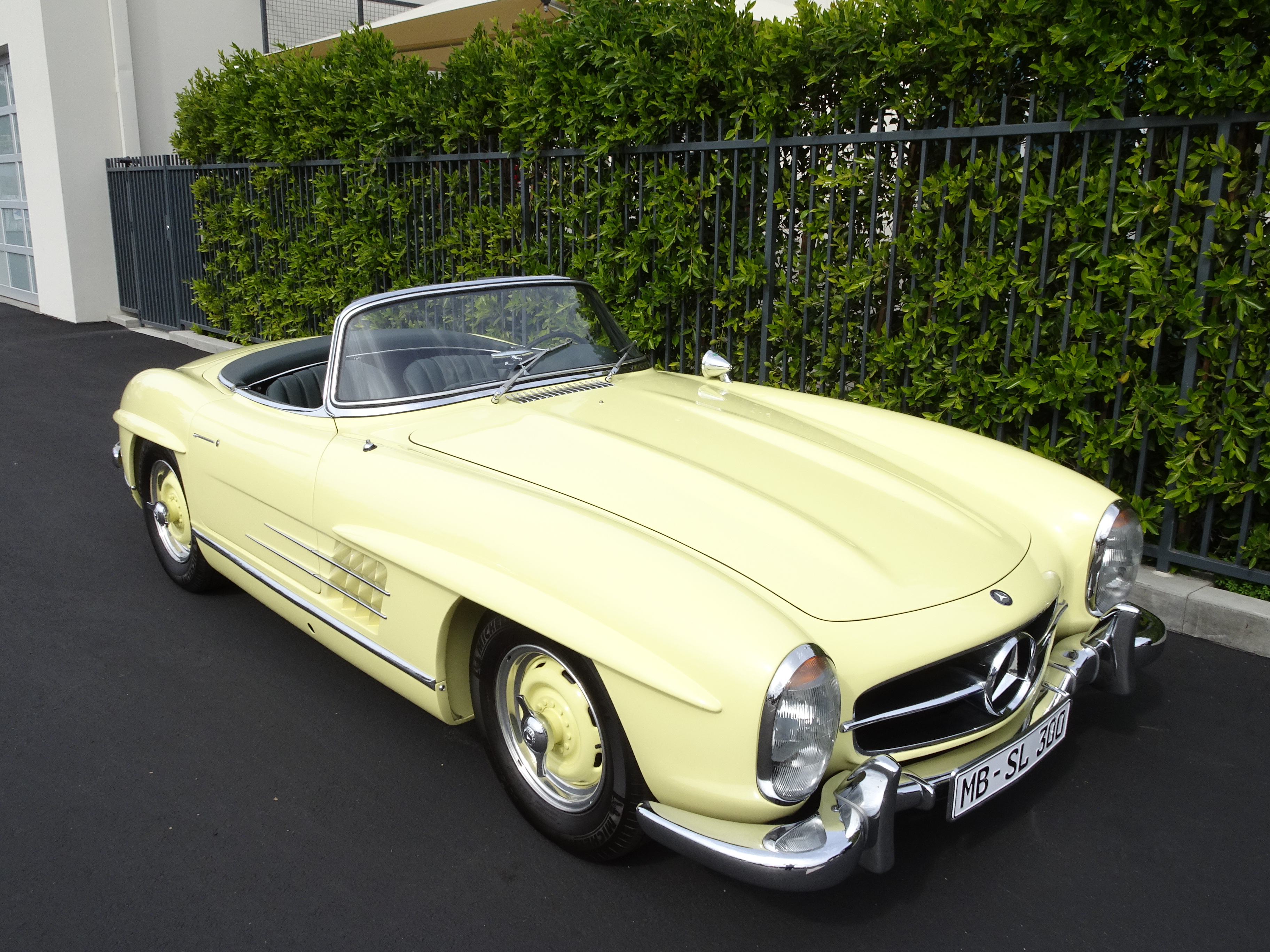 Mercedes-Benz 300SL 1989 cabriolet for sale at ERclassics